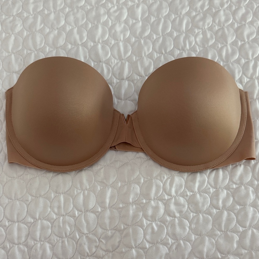 Victorias Secret women size 32D Tan Strapless underwire Bra